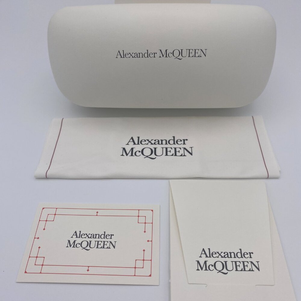 Alexander McQueen Sunglasses Case Set, White Hard Clamshell,Boxed,Cleaning Cloth - Picture 2 of 9